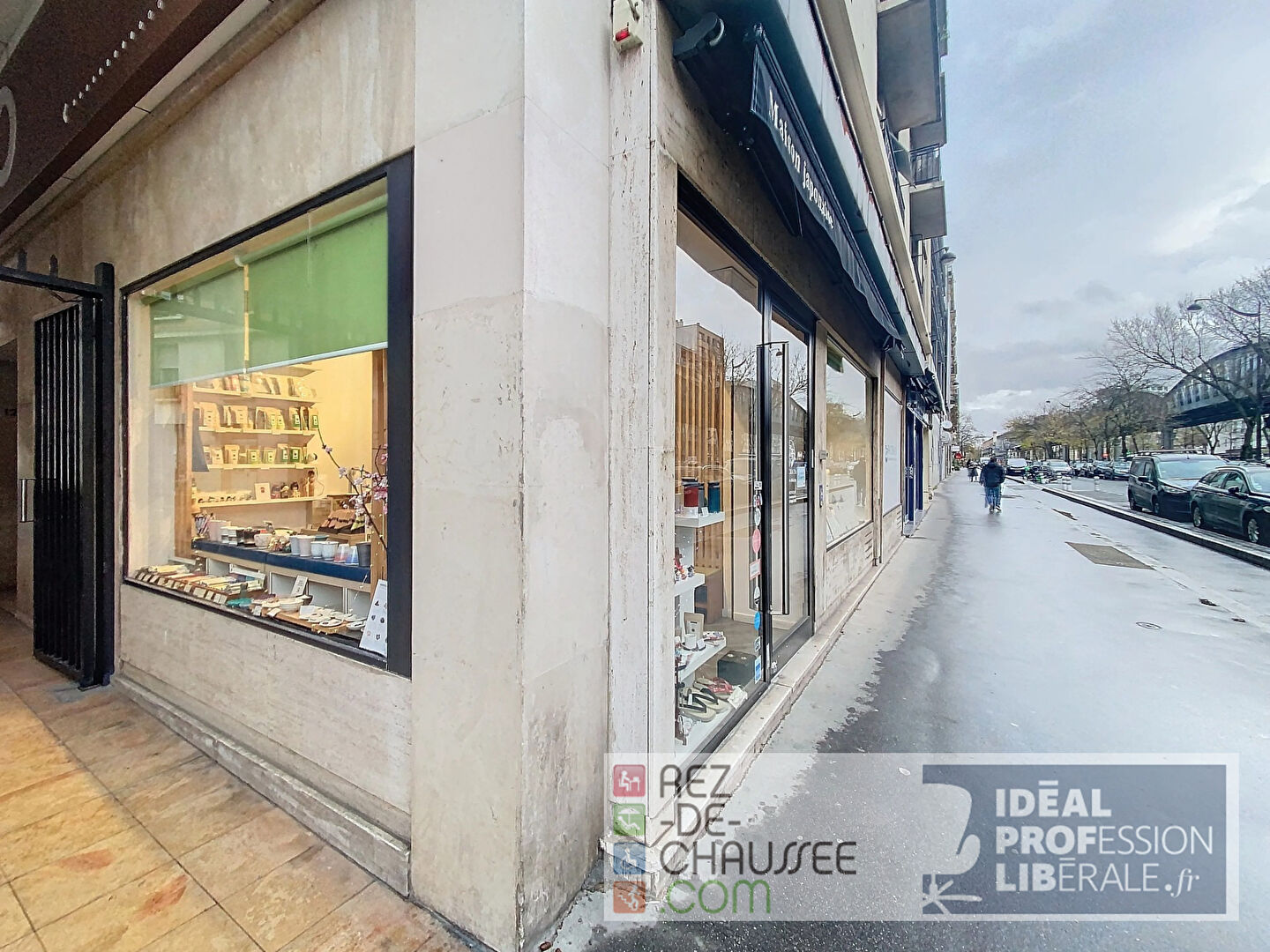 Boutique avec vitrine d'angle à Paris 15 — photo 2