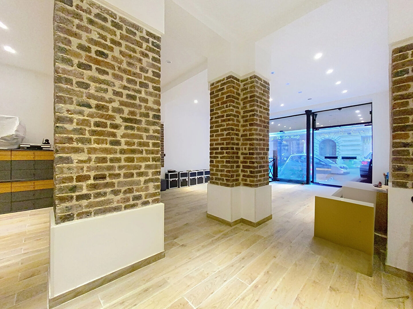 BUREAUX RENOVÉS AU TROCADERO.