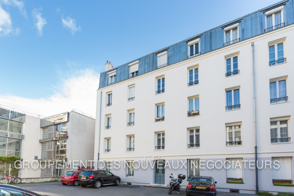 APPARTEMENT DE 2 PIECES MEUBLE AU CALME - RUE DES PAVILLONS