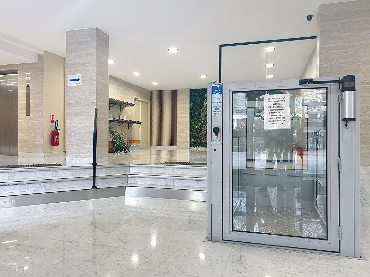 Bureaux Maisons Alfort de176 M2.