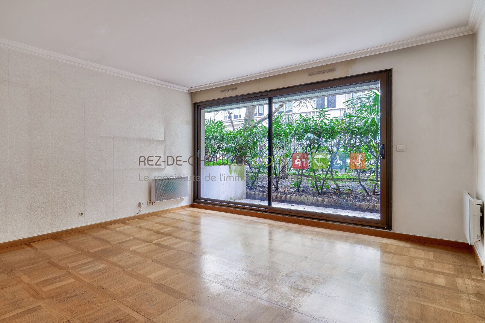 BUREAUX EN REZ-DE-JARDIN