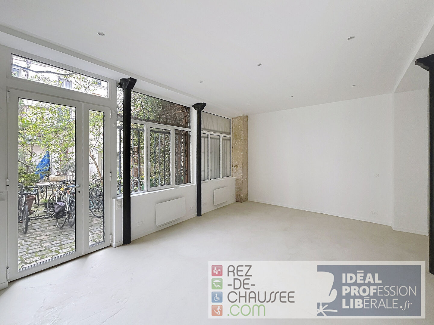 Beau local de bureaux sur cour arborée à Paris 18 — photo 1