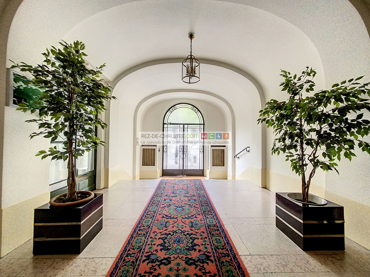 LOCATION PROFESSIONNELLE PONT MIRABEAU