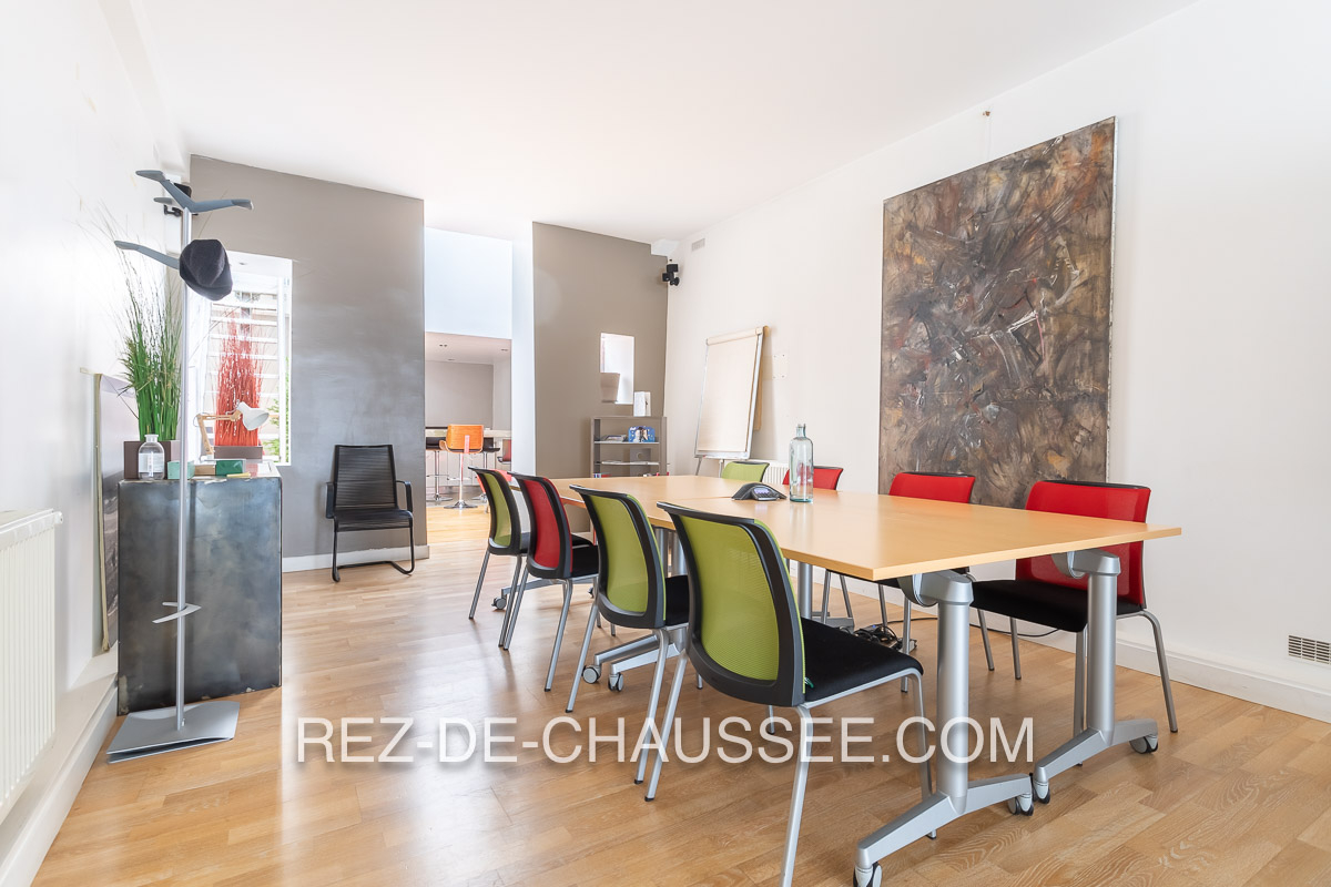 LOCAL COMMERCIAL AVEC CAVE ET BOX