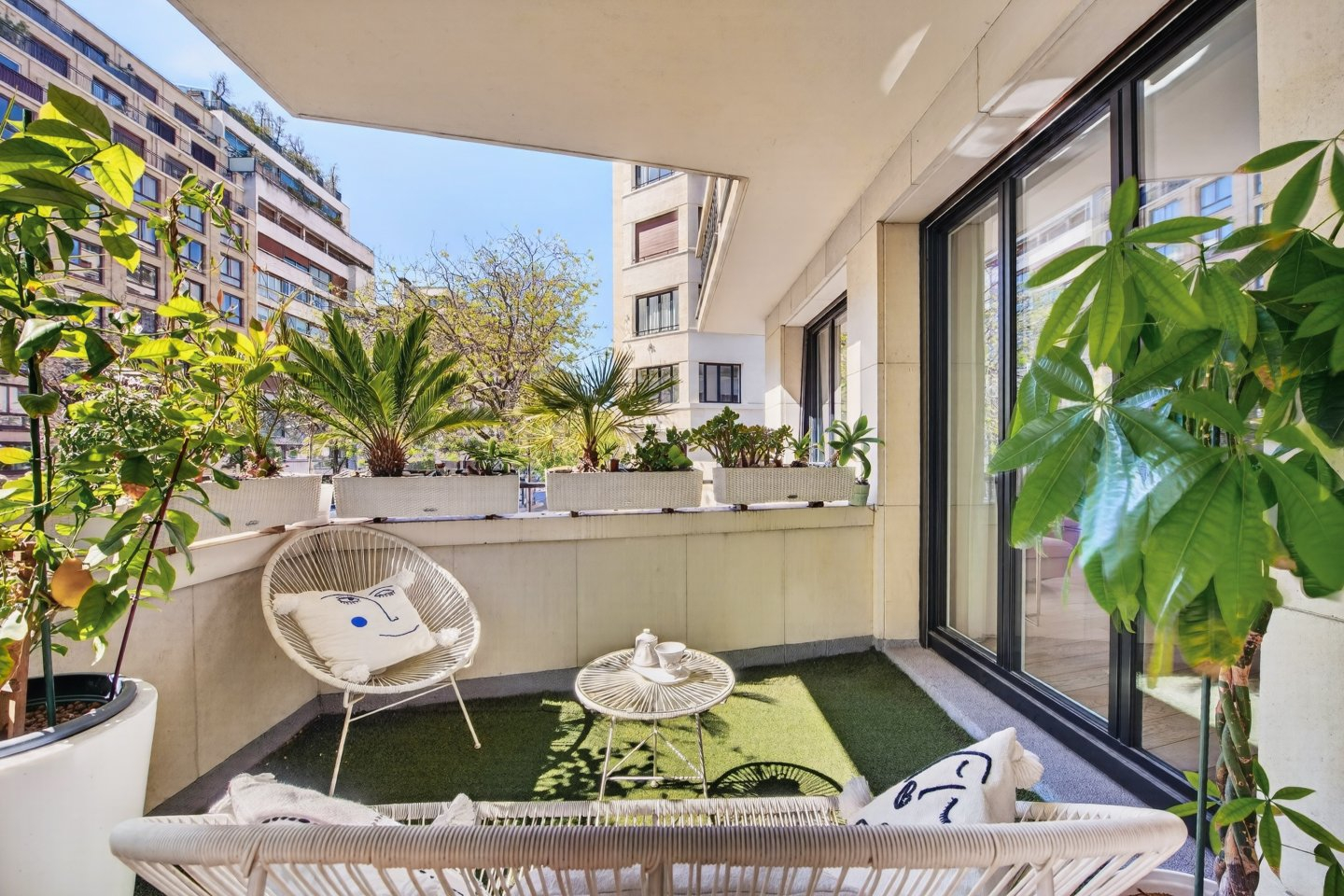 APPARTEMENT FAMILIAL TROCADERO