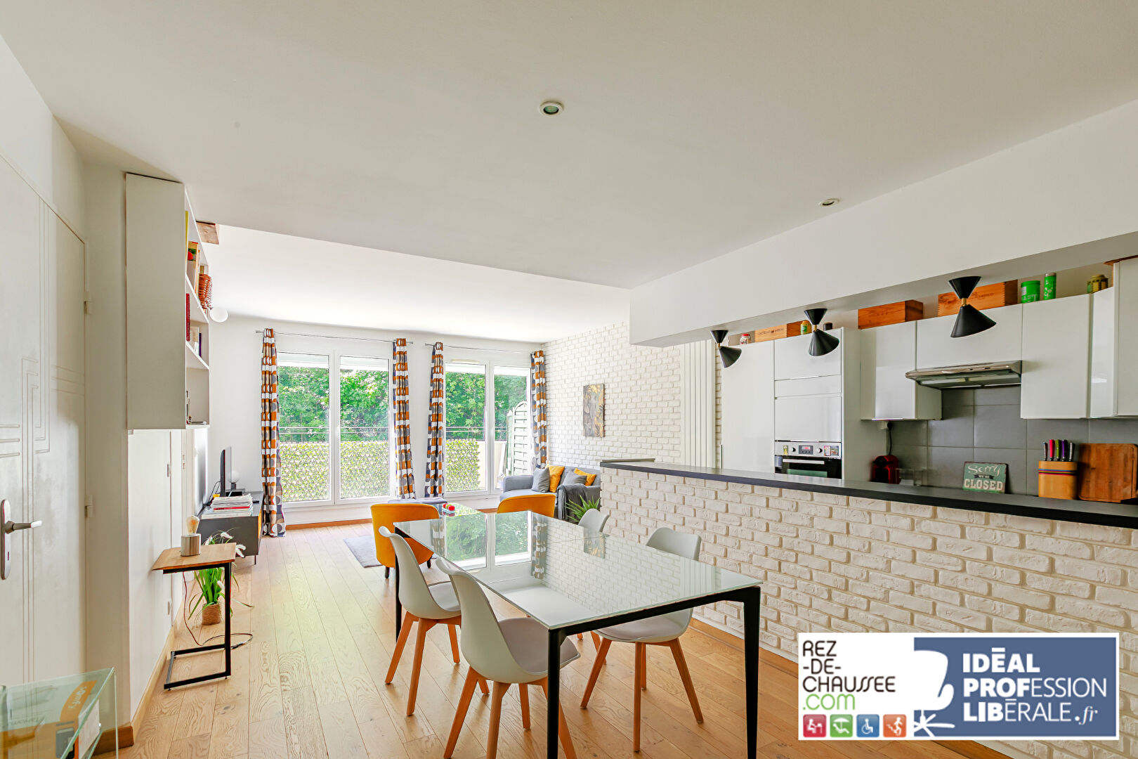 BUREAUX DE 3 PIECES A AMENAGER