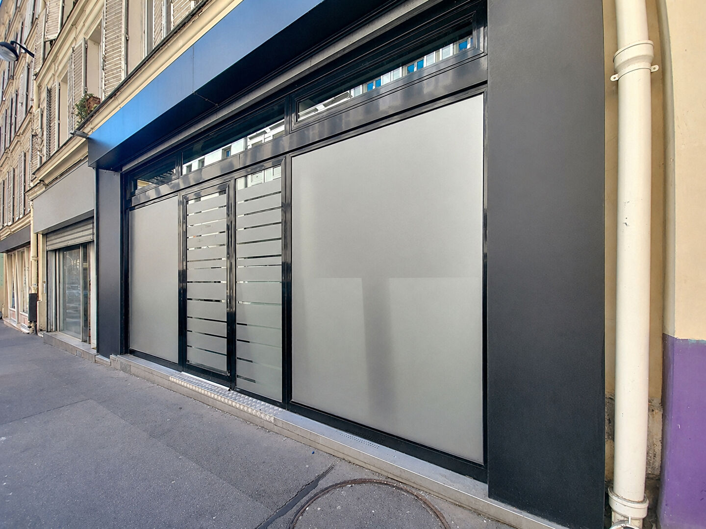 Beau local climatise rue de dunkerque à Paris 09 — photo 1