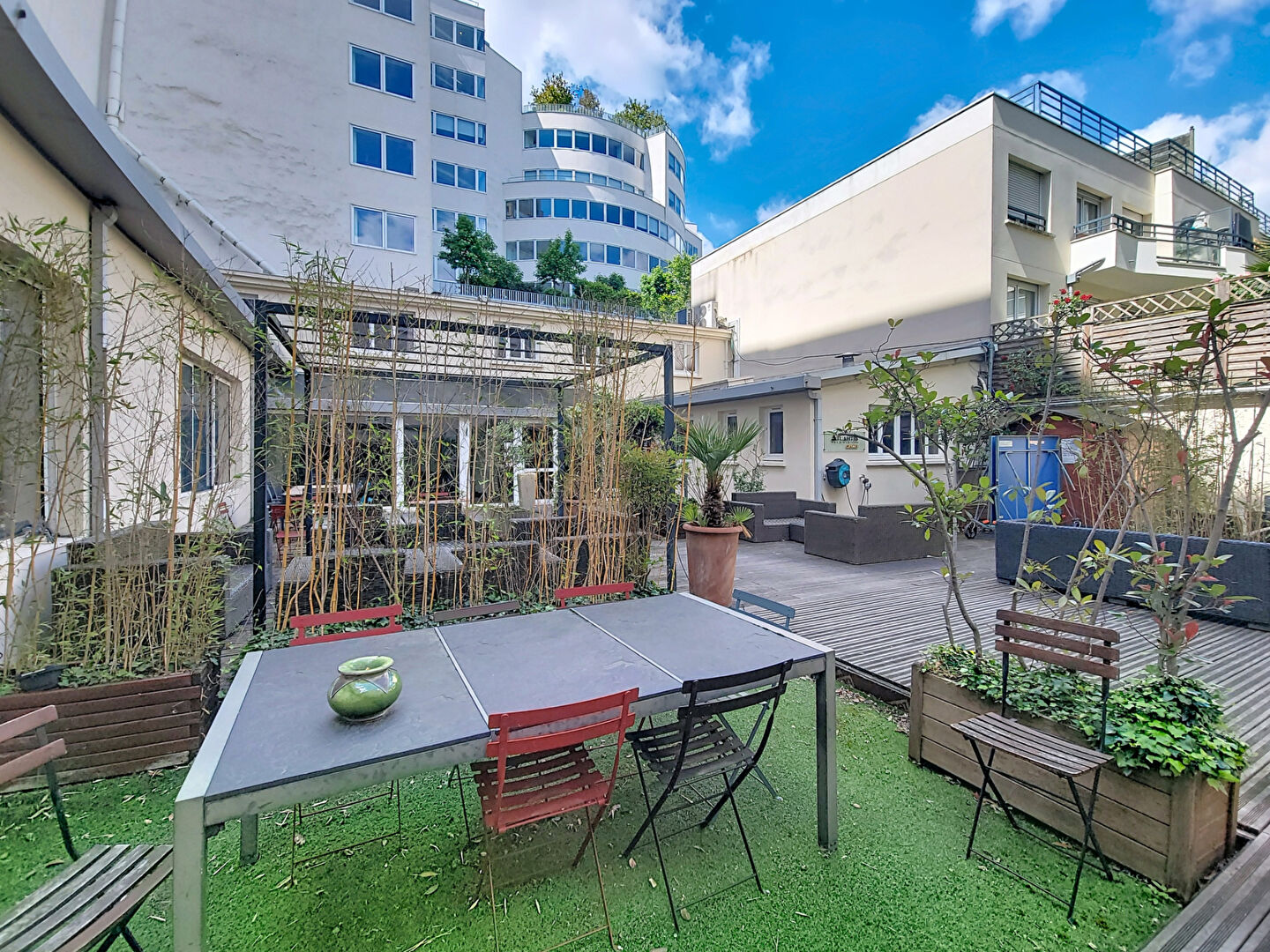 LOCAL COMMERCIAL MODULABLE DE 670m2 SUR COUR
