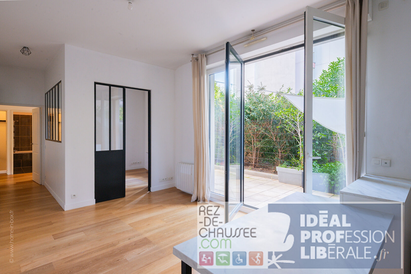IMMEUBLE 2010 - ESPACE AVEC EXTERIEUR ET DOUBLE-PARKING