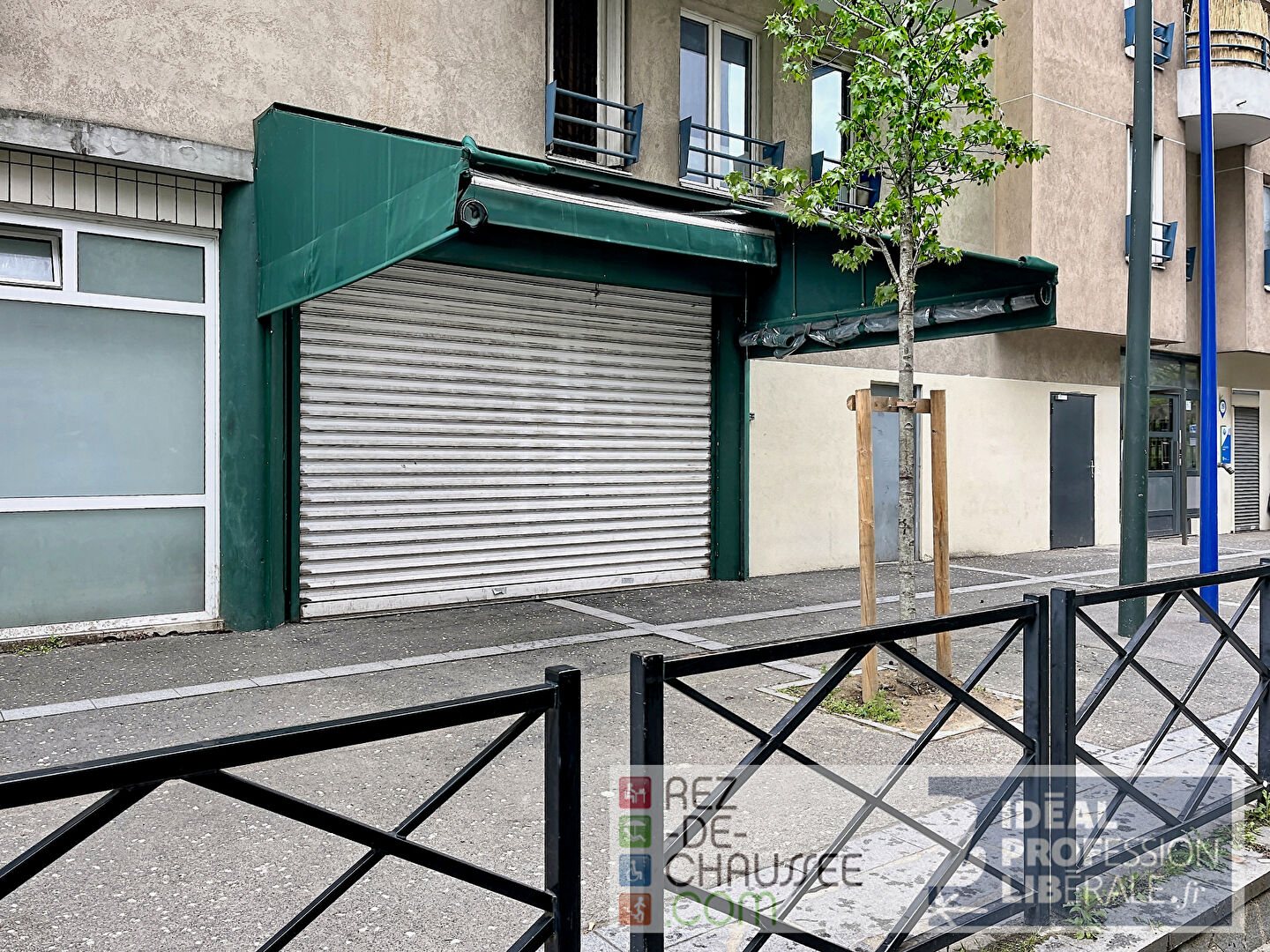 CLICHY - LOCAL COMMERCIAL VENDU OCCUPÉ (RESTAURATION)  - AVEC TERRASSE