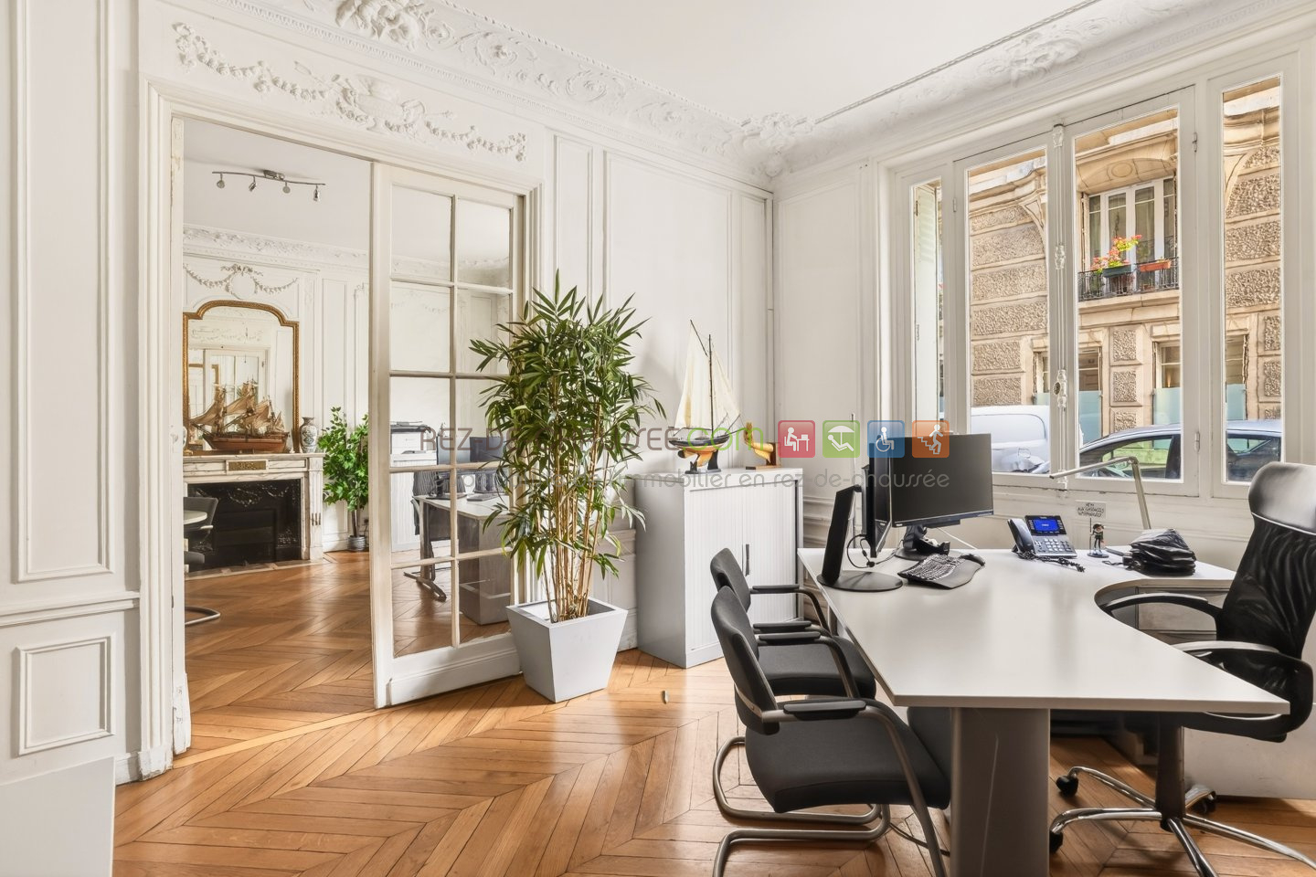 BEL ESPACE DE BUREAUX POUR PROFESSIONS LIBERALES PROCHE OCDE