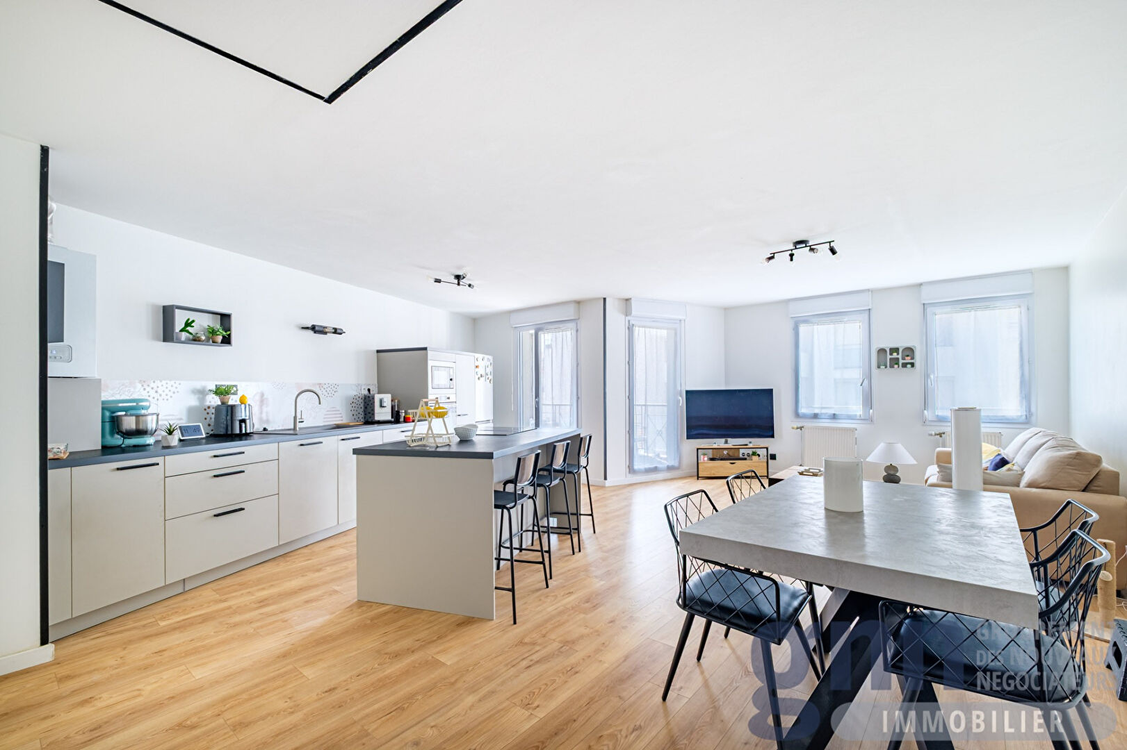 VILLEURBANNE ? MÉTRO RÉPUBLIQUE- Appartement 3 pièces de 78 m²