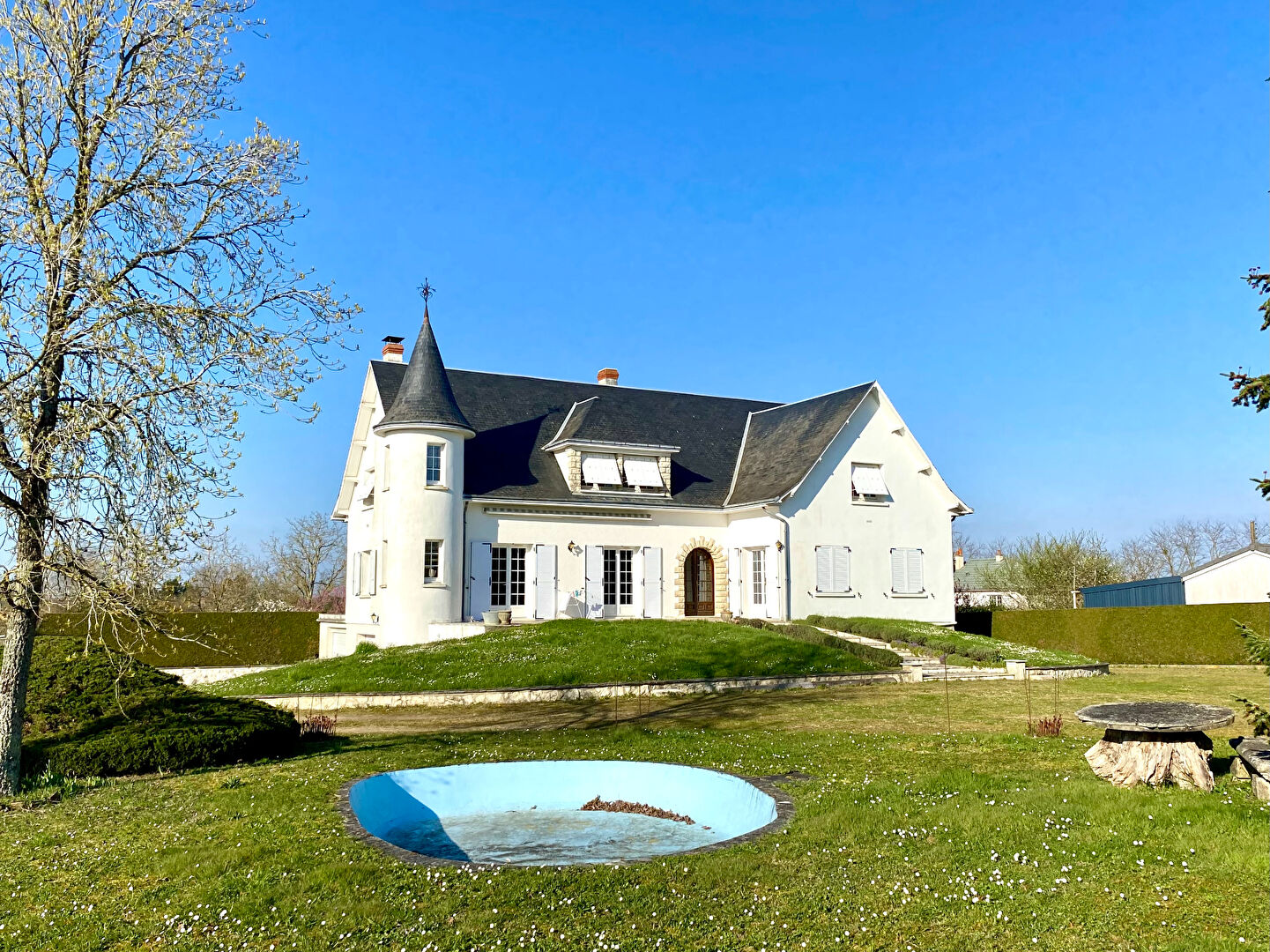 Photo Maison Seigy 260 m2 7 chambres image 2/6
