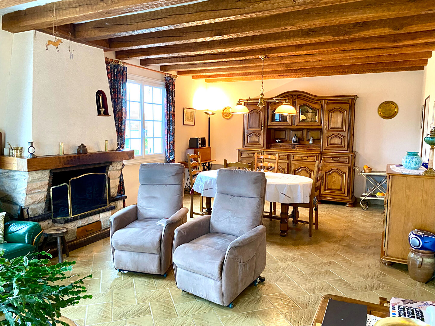 Photo Maison Seigy 260 m2 7 chambres image 3/6