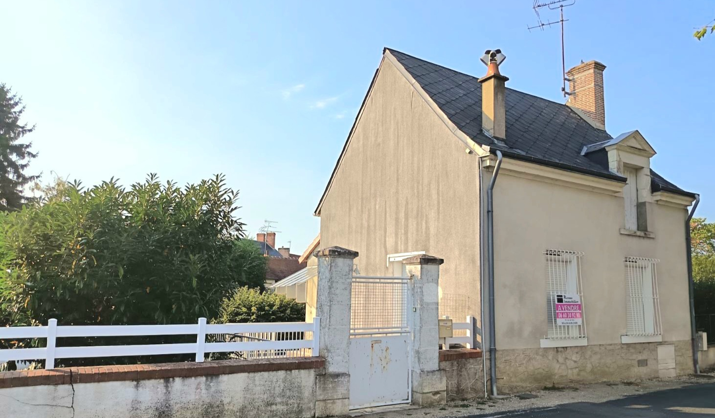 Photo Centre ville avec garage - 41 m²- 393 m² de terrain image 1/6