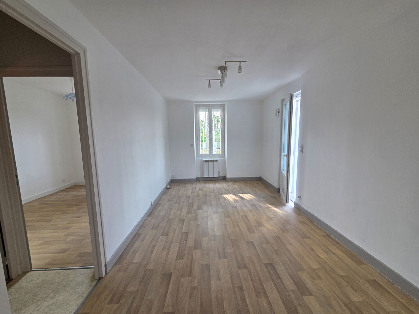 Photo Centre ville avec garage - 41 m²- 393 m² de terrain image 3/6