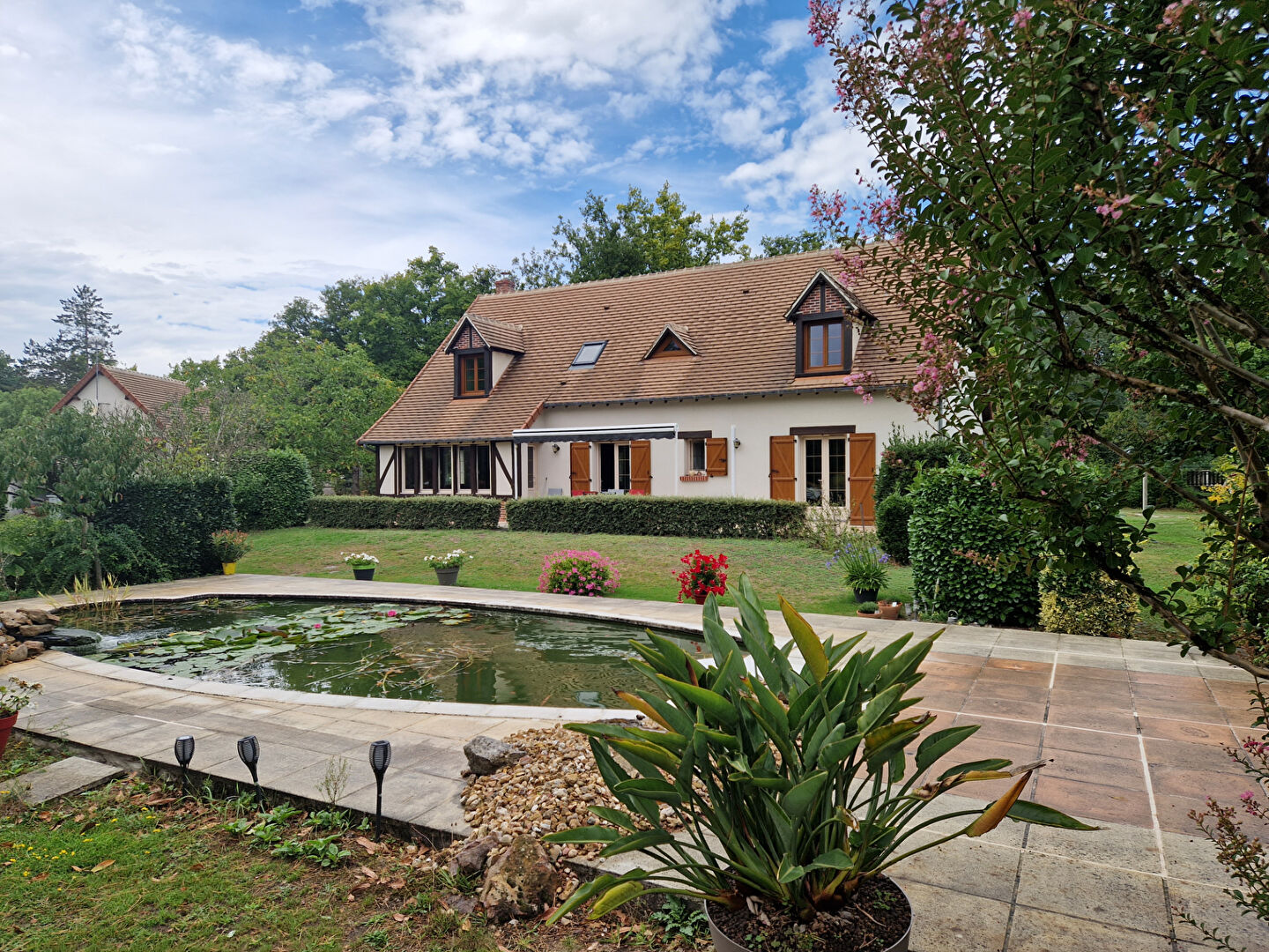 VILLEFRANCHE SUR CHER - Maison spacieuse 200 M² + double garage