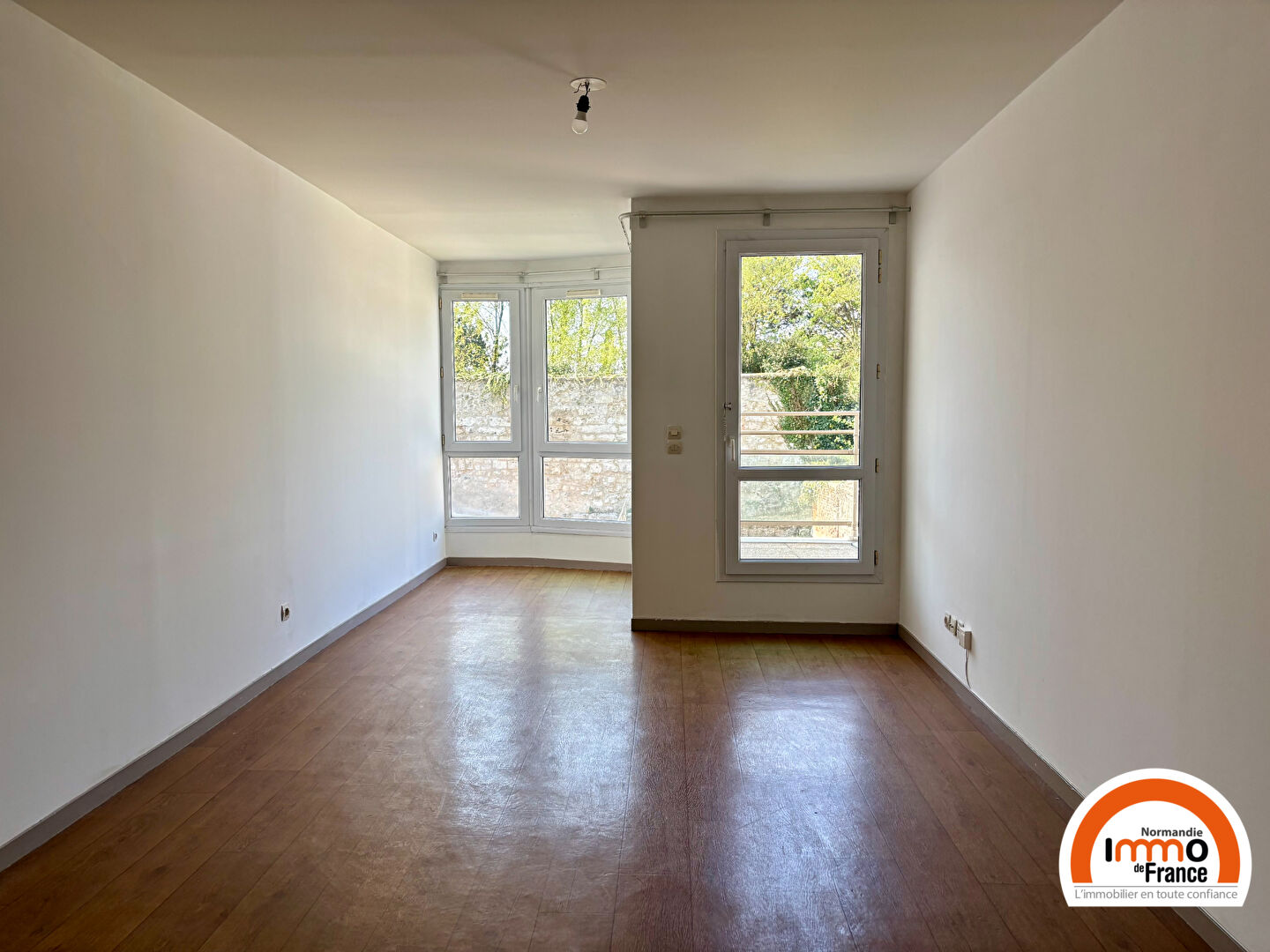 Photo ROUEN PROCHE DU CHU / LYCEE JEANNE D'ARC - F3 de 64,50 m²  avec terrasse et garage fermé image 2/6