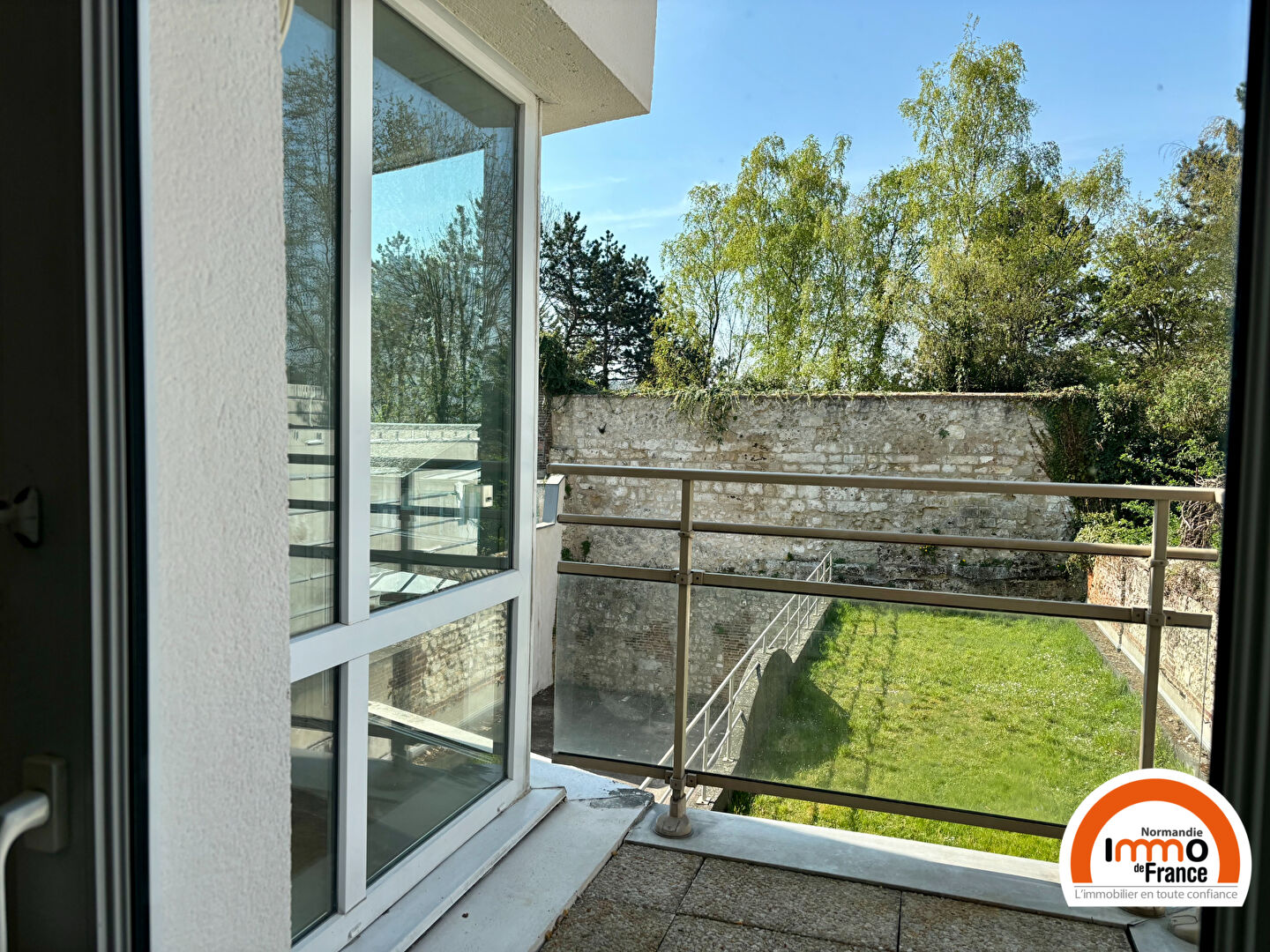 Photo ROUEN PROCHE DU CHU / LYCEE JEANNE D'ARC - F3 de 64,50 m²  avec terrasse et garage fermé image 3/6