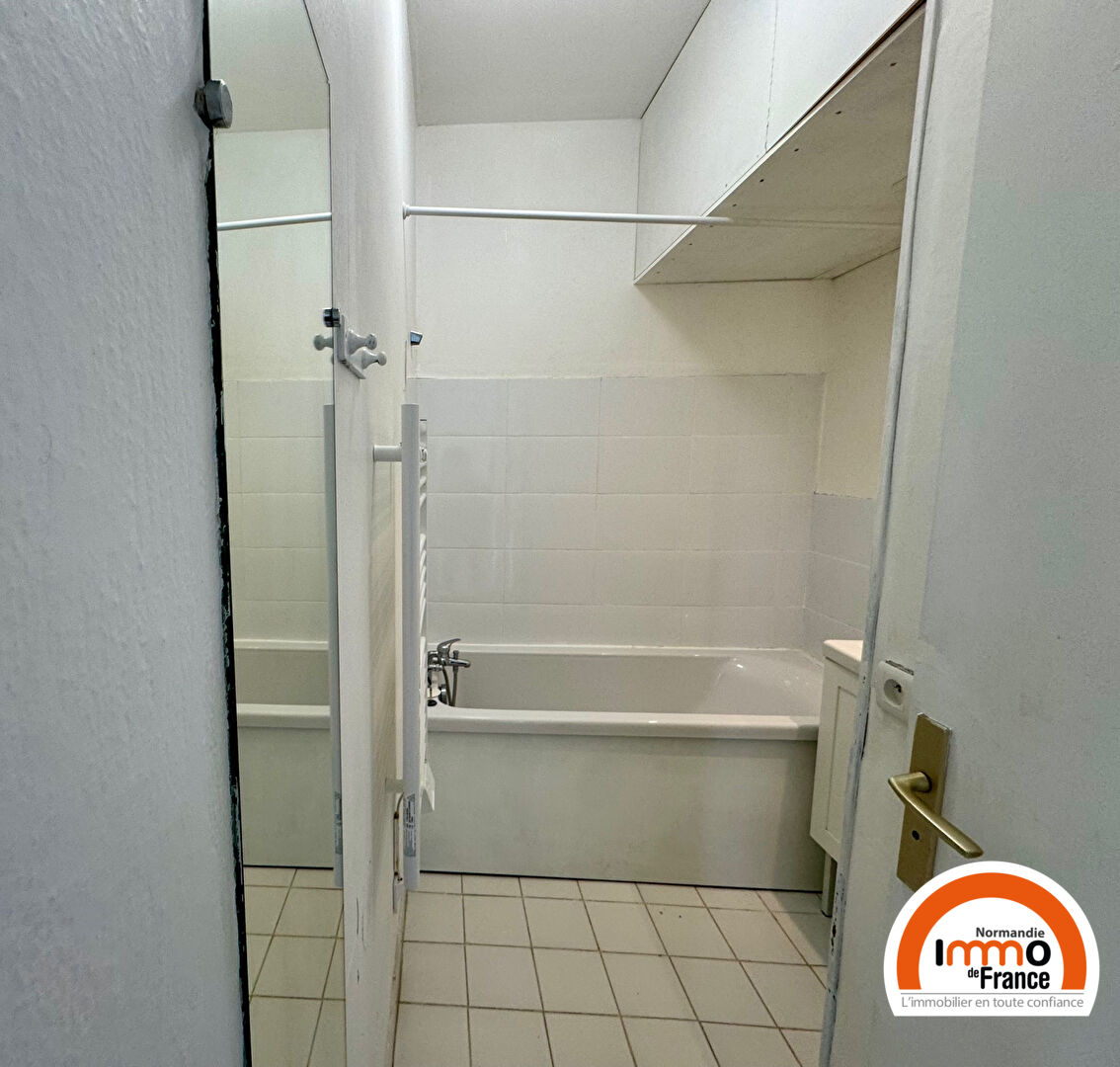 Photo ROUEN PROCHE DE LA PLACE DU VIEUX MARCHE - Studio MEUBLE de 26,30 m² image 5/6