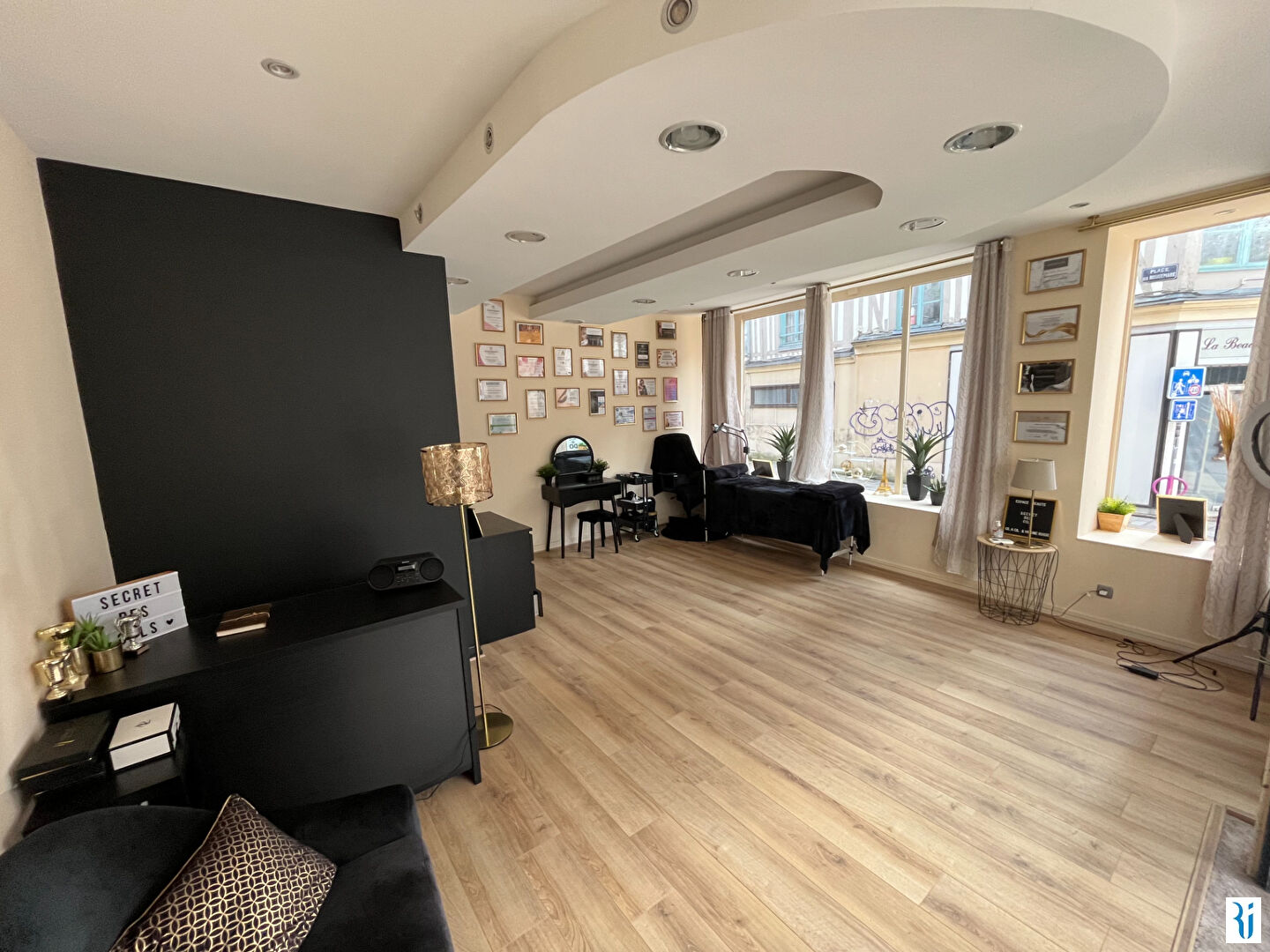 Photo Murs commerciaux hyper centre Rouen 2 pièce(s) 33.20 m2 image 3/5