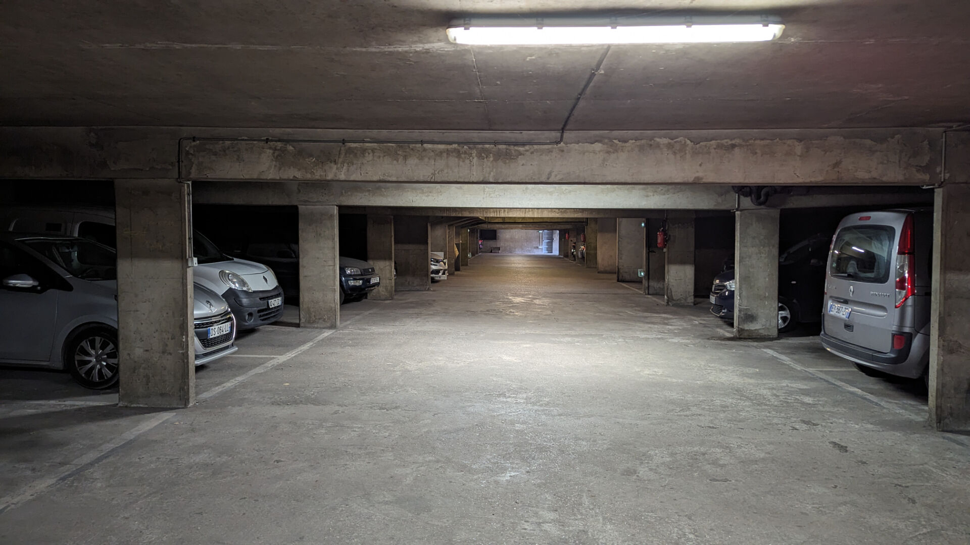 Photo Parking / box Saint-denis image 1/3