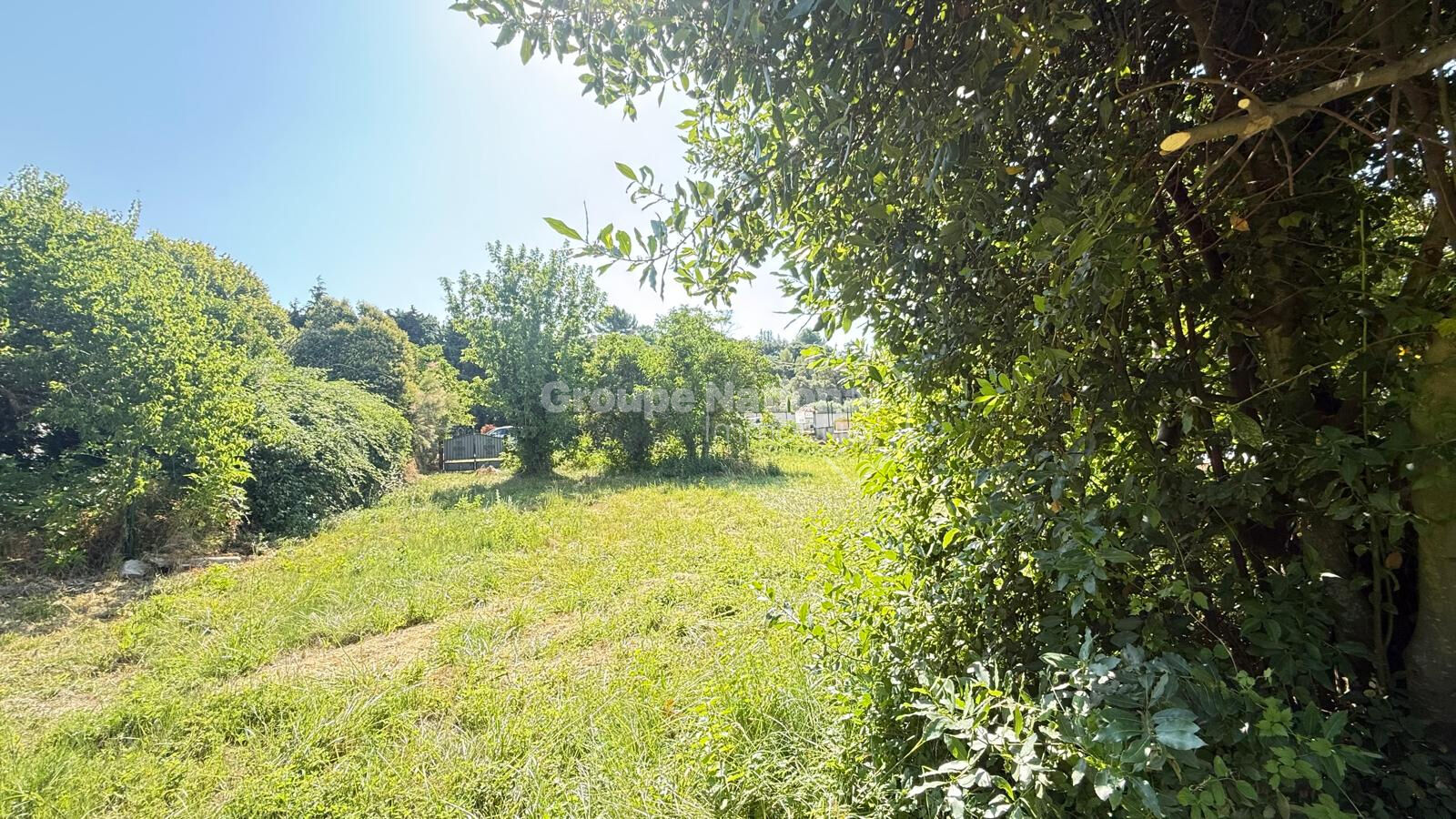 Exclusivité - Terrain à bâtir - 1346 m2 environ - Vacqueyras - Viabilités en bordure