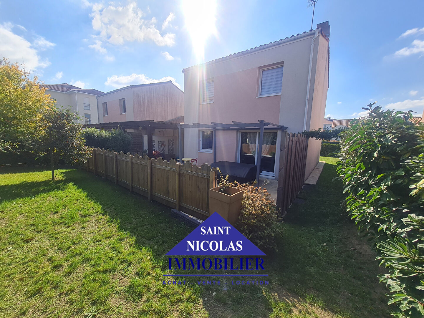 Photo Maison Reze 4 pièce(s) 86 m2 image 1/6