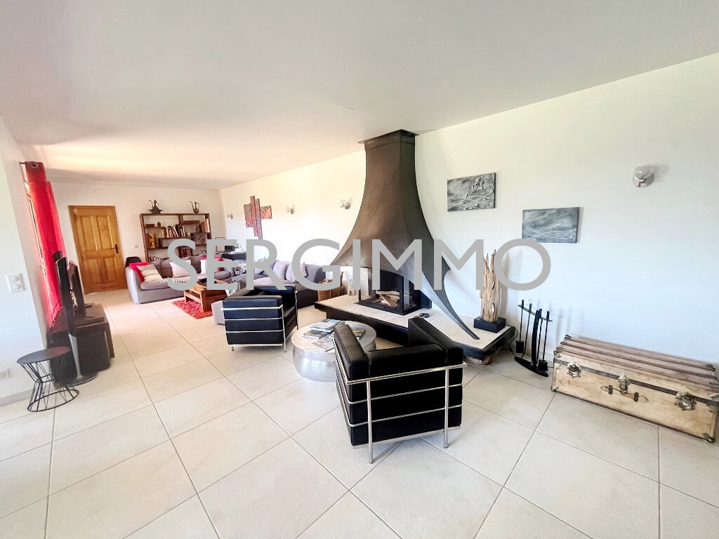 Photo Villa belle vue Montauroux 6 pièce(s) 200 m2 image 2/6