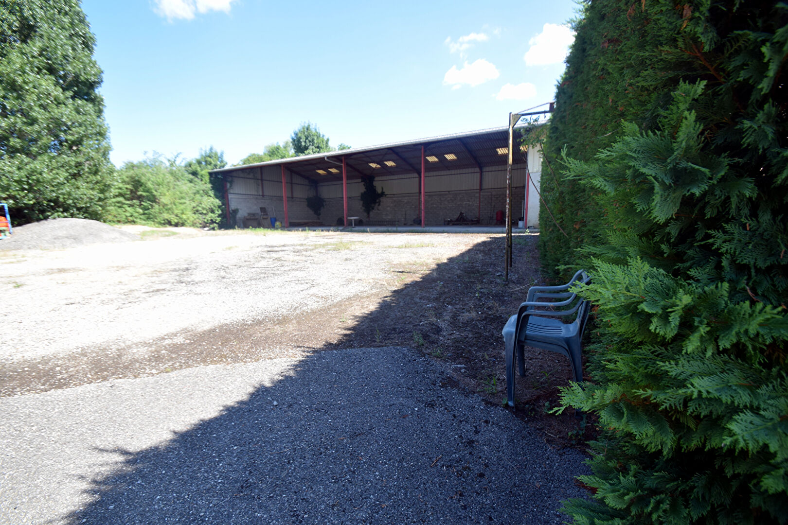 Photo Décines (69150) Maison ancienne de 158m2 avec grand terrain et dépendances image 5/6