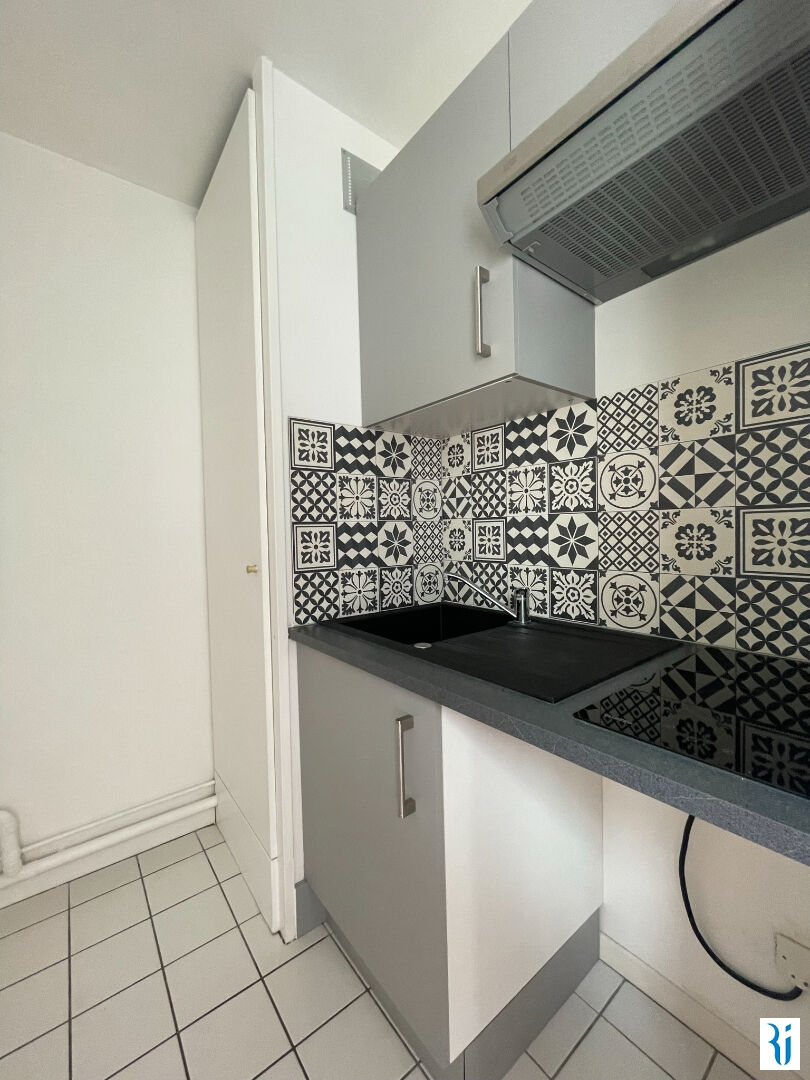 A LOUER STUDIO 27 M² ROUEN VIEUX MARCHE (76000)