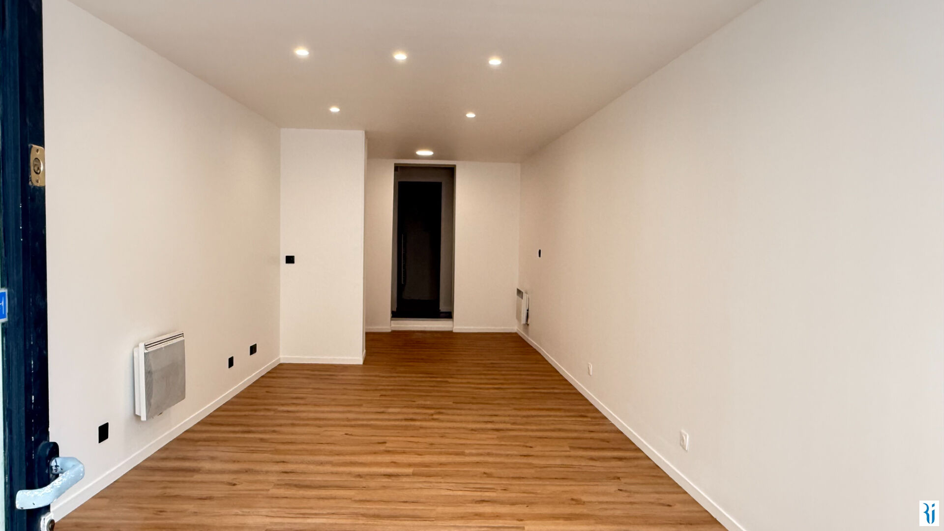 A louer, local commercial 61m2 - Rue de Crosne à Rouen