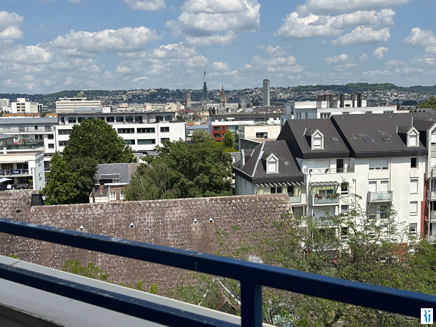 A vendre Rouen Gauche F3 vue dégagée