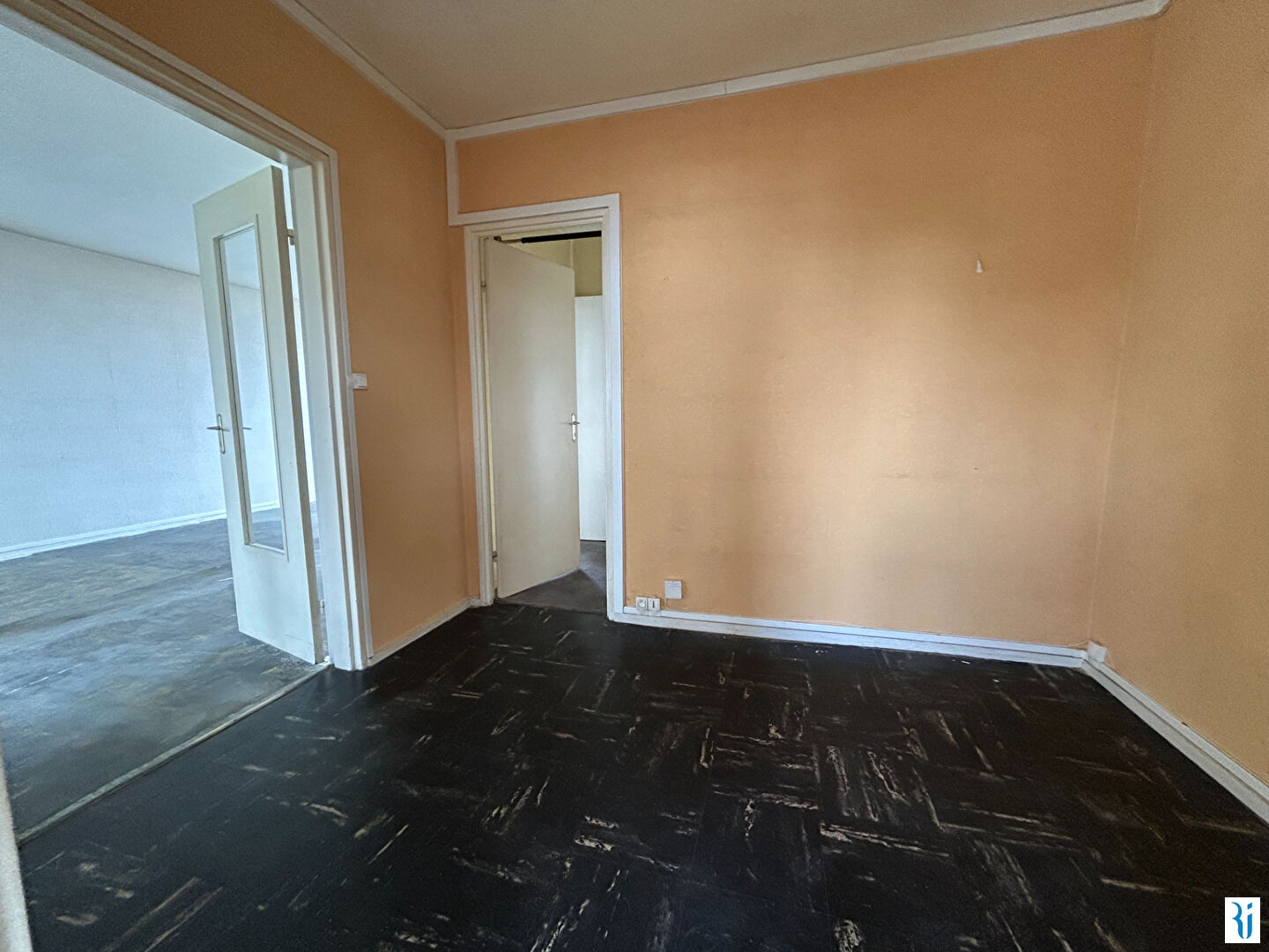 Photo Appartement Mont Saint Aignan, Place Colbert 85.59m² avec balcon et cave. image 3/6