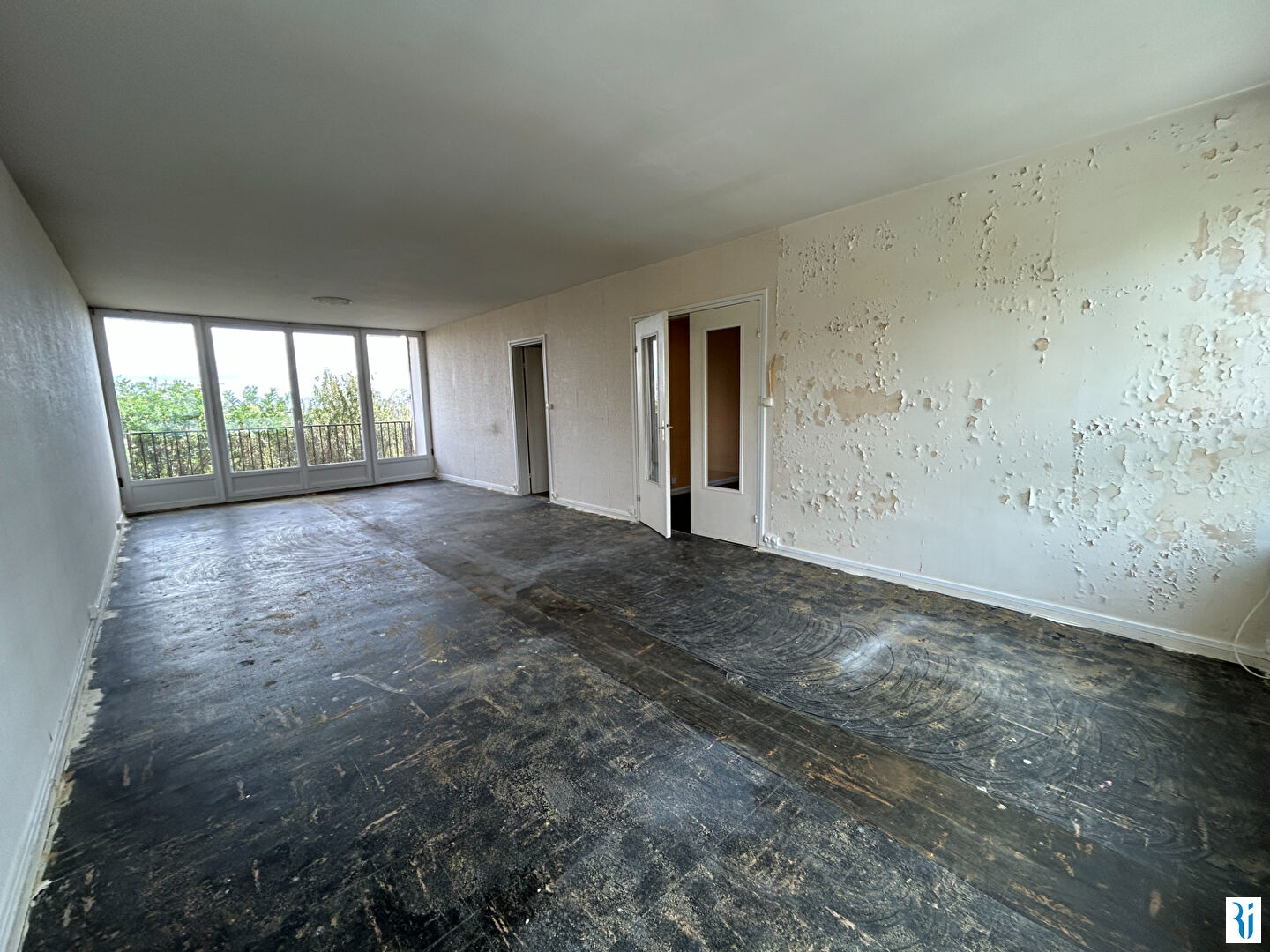 Photo Appartement Mont Saint Aignan, Place Colbert 85.59m² avec balcon et cave. image 4/6