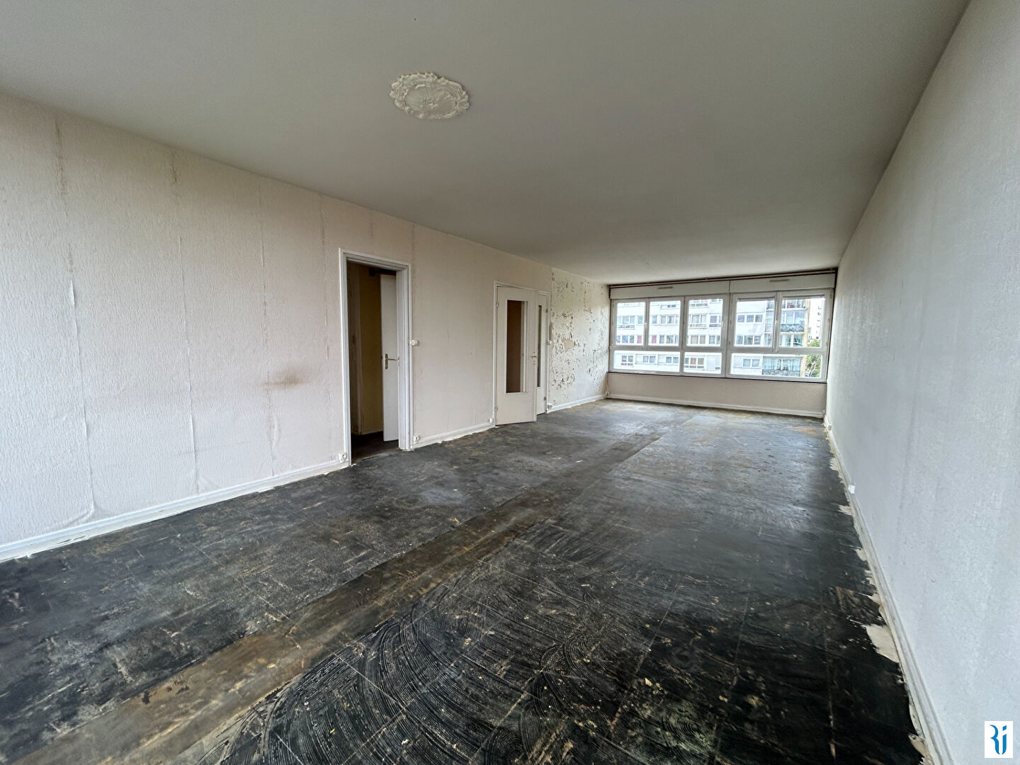 Photo Appartement Mont Saint Aignan, Place Colbert 85.59m² avec balcon et cave. image 5/6