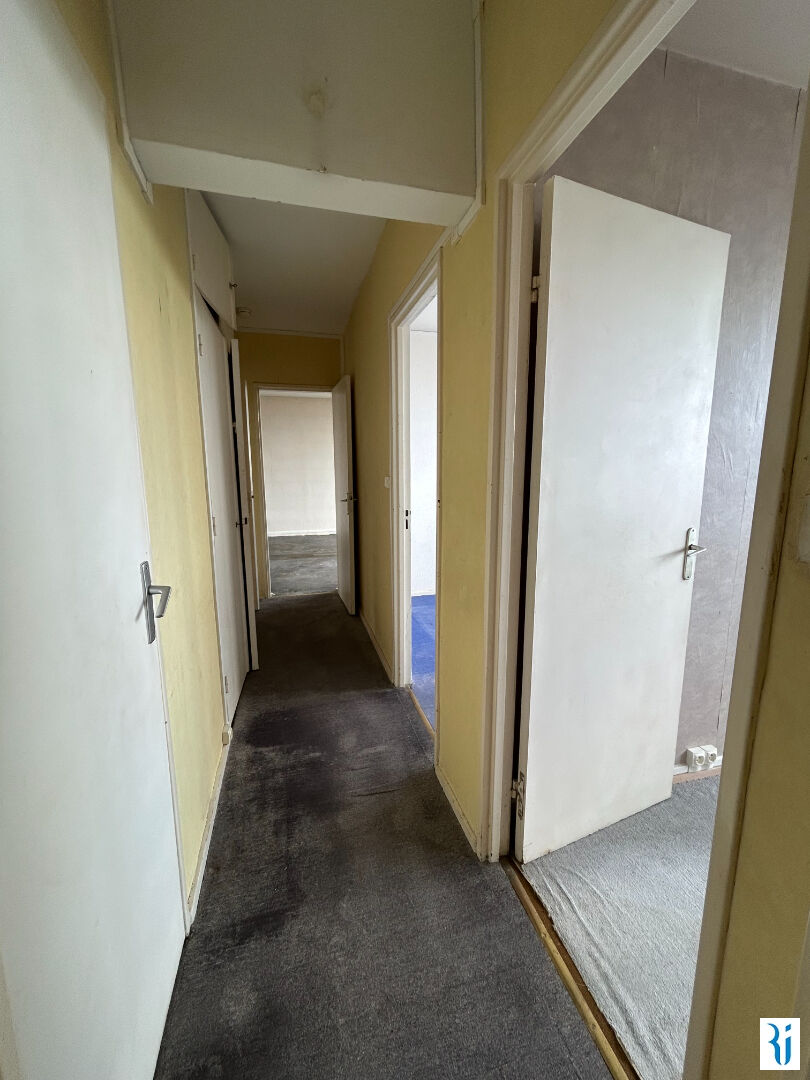 Photo Appartement Mont Saint Aignan, Place Colbert 85.59m² avec balcon et cave. image 6/6