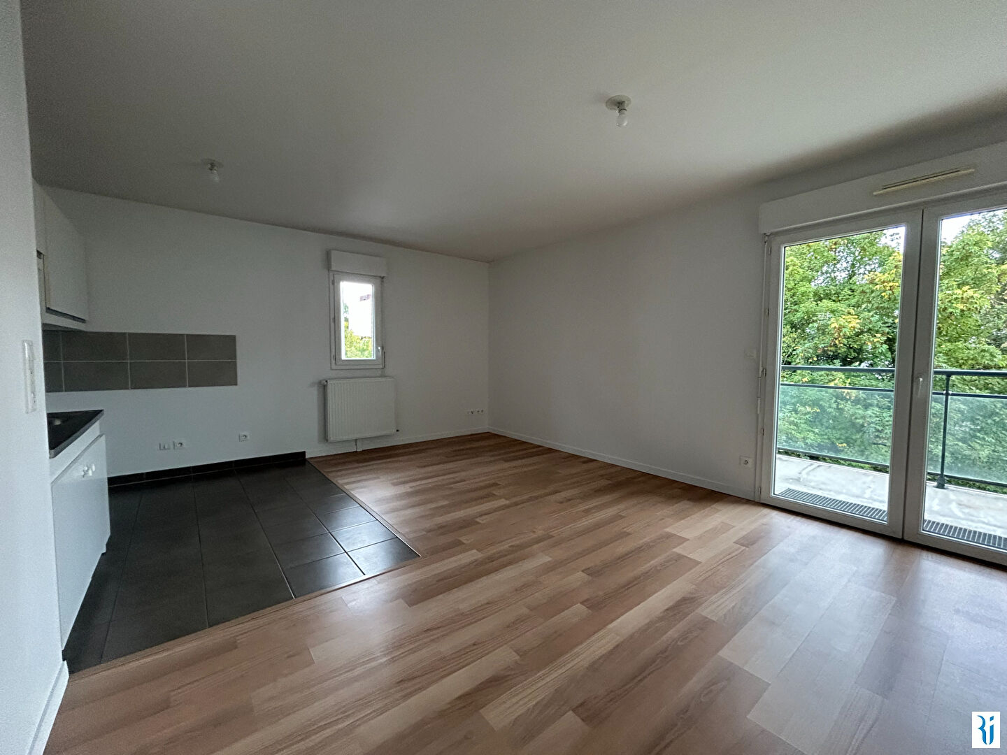 A vendre Maromme centre F3 avec balcon, cave et garage