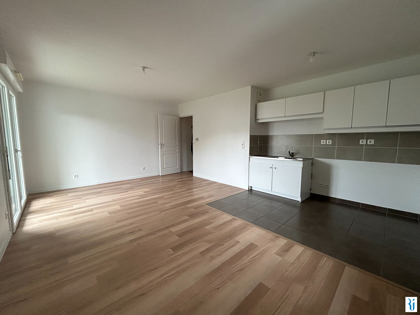 Photo A vendre Maromme centre F3 avec balcon, cave et garage image 2/6