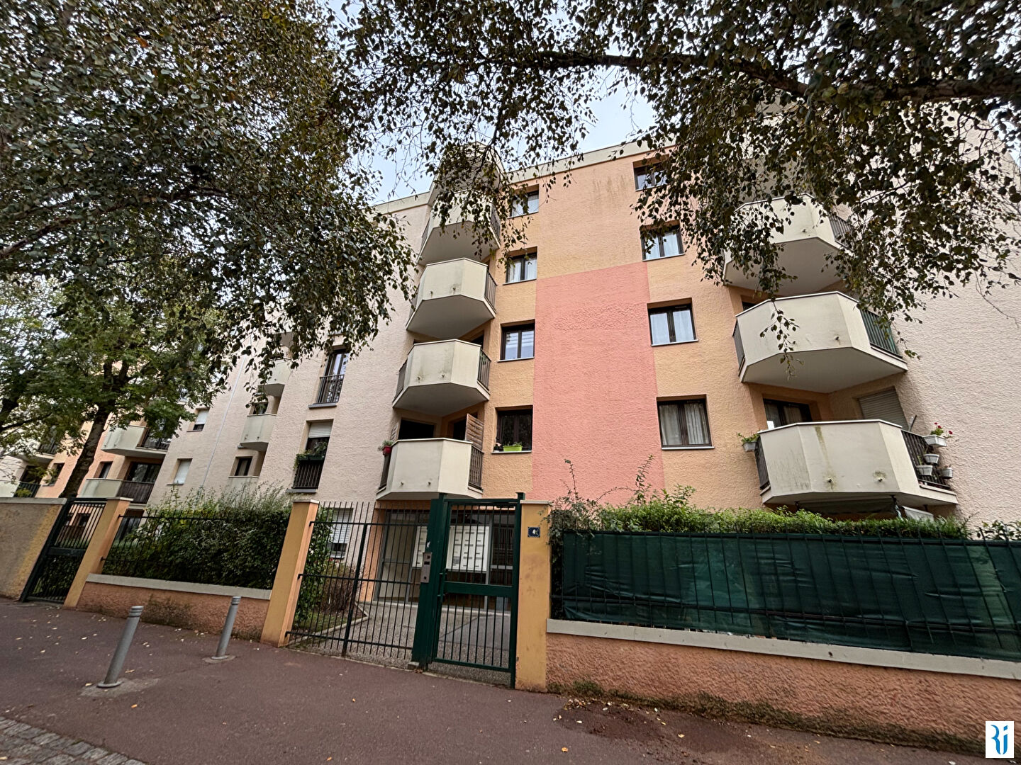 A vendre Rouen rive gauche F3 avec balcon et parking