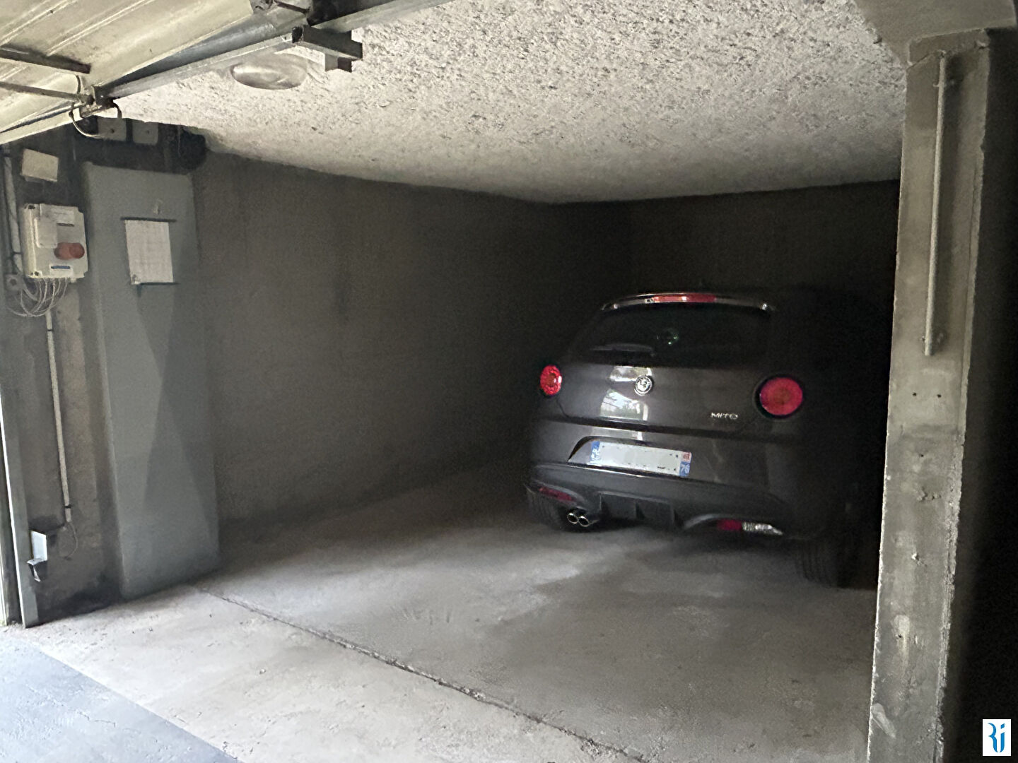 Photo À Vendre parking  sous -terrain MONT-SAINT-AIGNAN image 2/4
