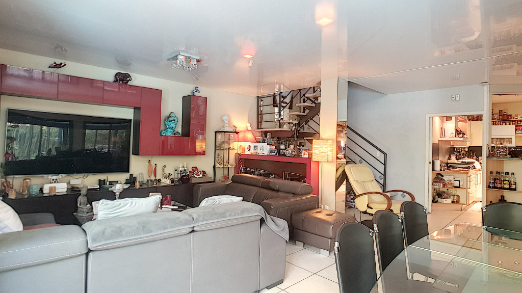 Photo MAISON D'ARCHITECTE ET CONTEMPORAINE AVEC GRANDE TERRASSE,PISCINE ET JACUZZI - BORDEAUX image 4/6