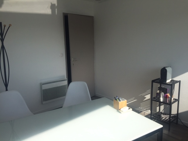 Photo BUREAUX  DE 15 M² AU HAILLAN image 5/6