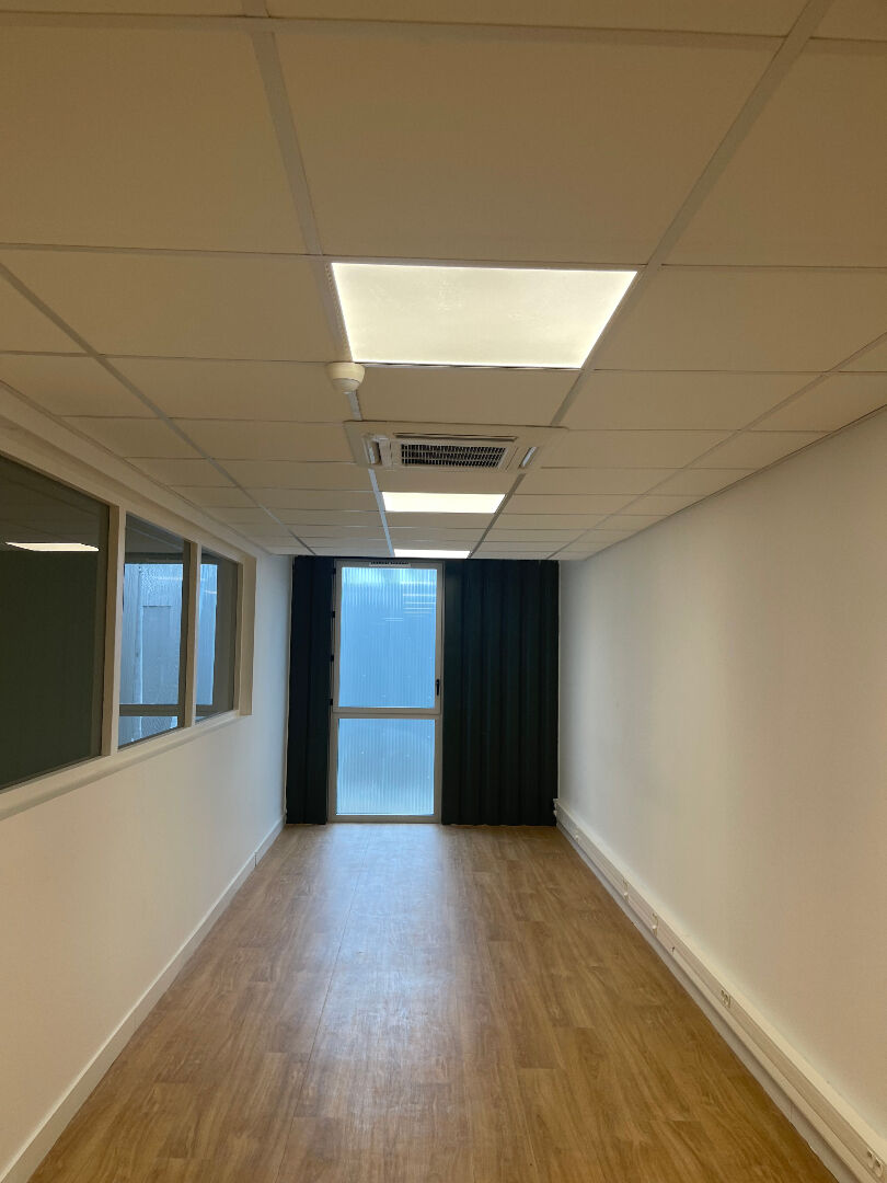 Photo Bureaux  50 M2 - Mérignac image 2/6