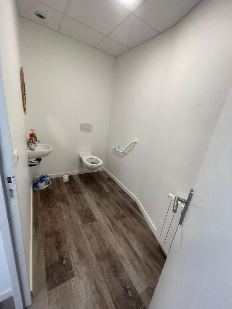 Photo Local Commercial 100 m2 - Mérignac image 6/6