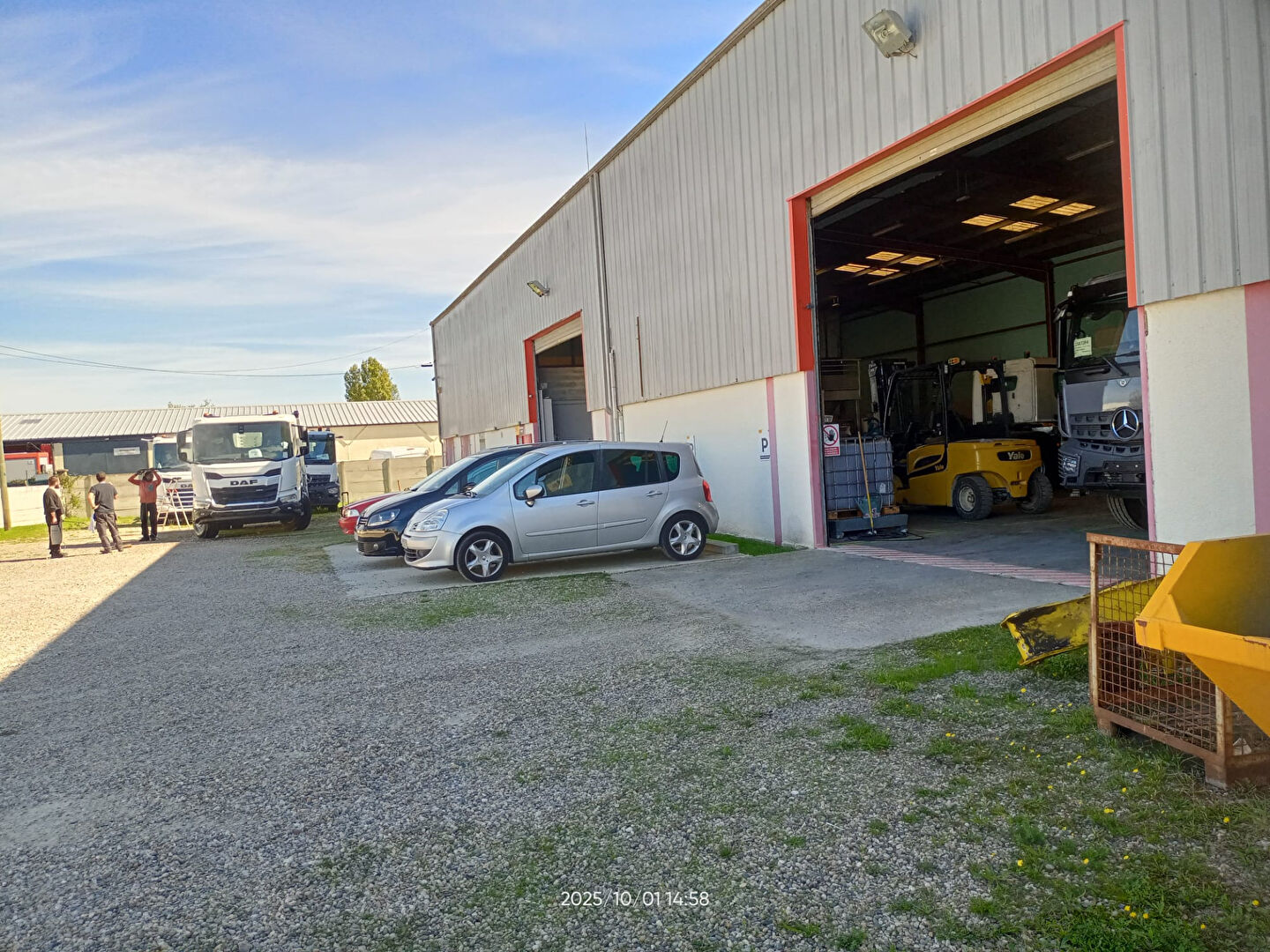 Photo Entrepôt avec bureau 900 m² image 2/6