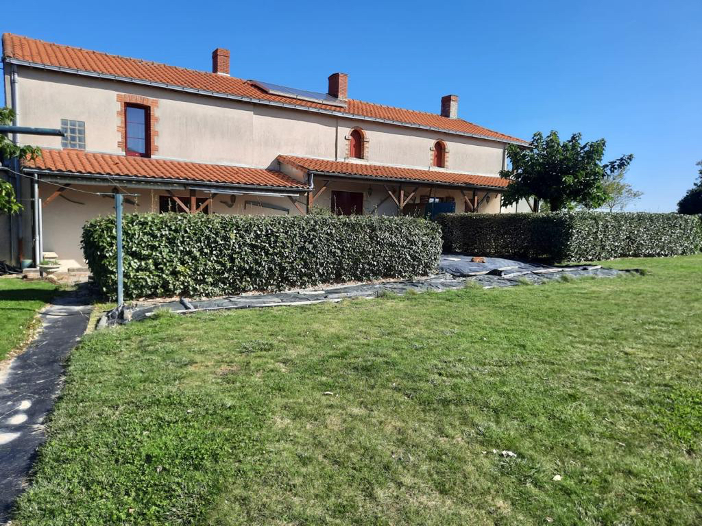 Photo LE BIGNON : Longère de 150 m² en pierre dans un superbe cadre image 2/6