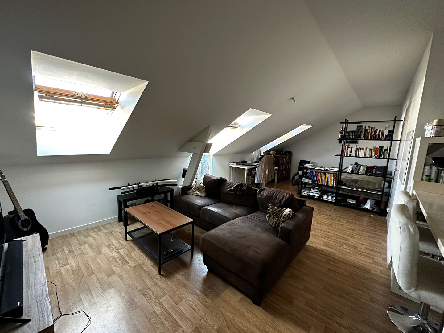 LES SORINIÈRES : Appartement 1 pièce avec coin chambre et stationnement