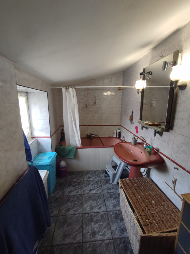 Photo REZE : Maison à Etage de 107 m² avec 3 CH avec 1 Garage et 1 Jardin image 6/6