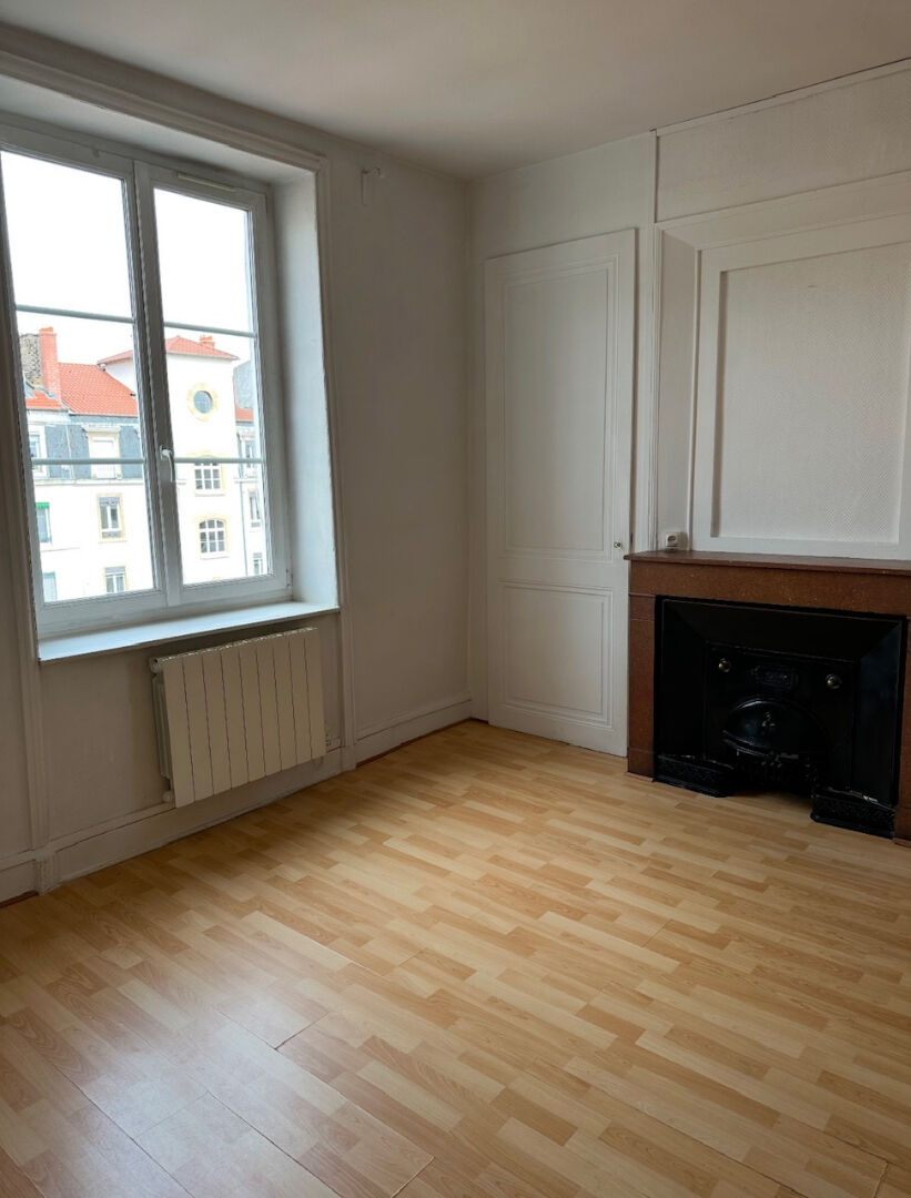 Photo A VENDRE SUPERBE T2 DERNIER ETAGE LYON 6 EME. image 4/6